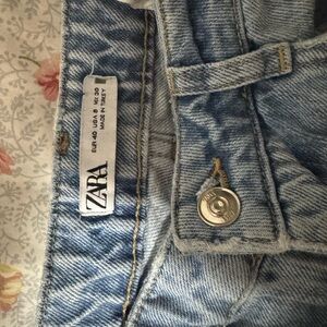 Zara Blue Denim Jeans with Classic Twill Weave